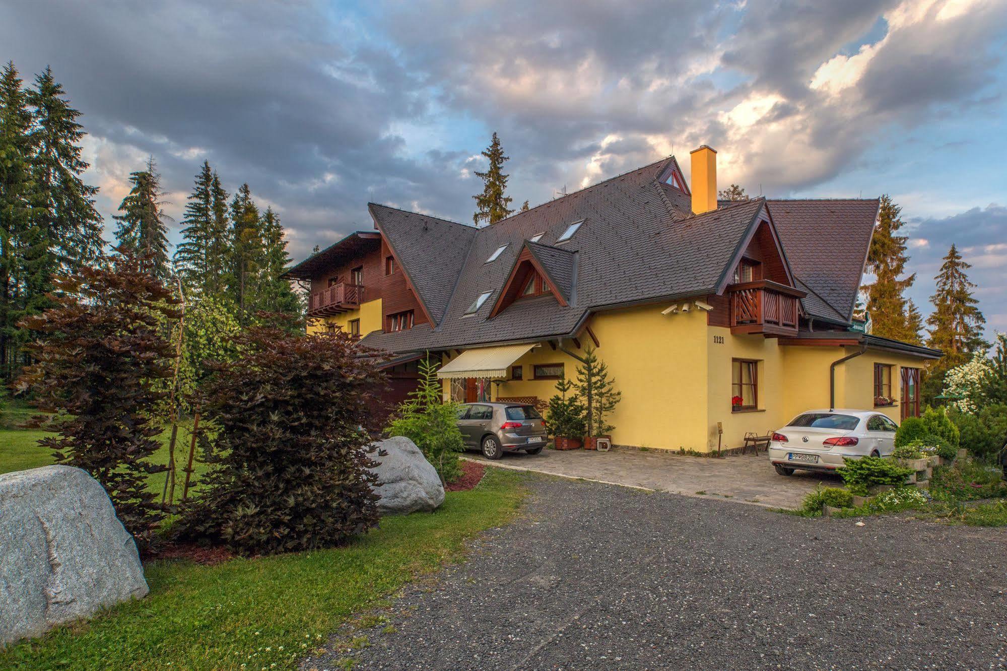 Penzion Ingrid Štrbské Pleso エクステリア 写真